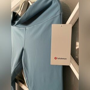 Lululemon train HR tight 25”